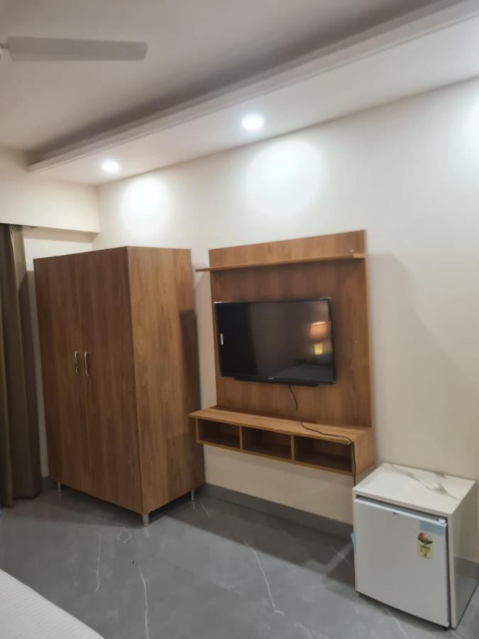 Amahi Inn - Sector 48 Gurgaon Bagian luar foto