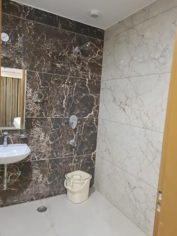 Amahi Inn - Sector 48 Gurgaon Bagian luar foto